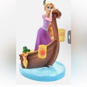 Disney Store 
Rapunzel & Pascal Ornament 
Figure Height 4.0 in